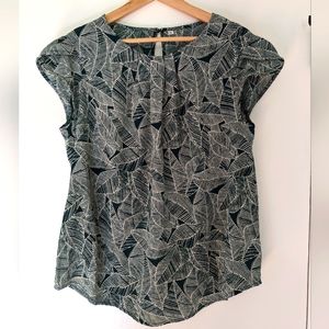 TASAMO Round Pleated Neck Top, Cap Sleeve, Keyhole Back, sz XL, forest green